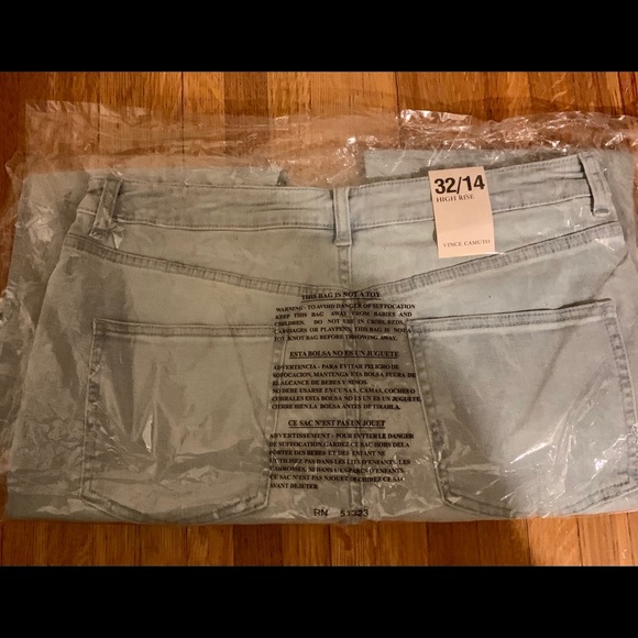 Vince Camuto Flared Bottom Jens - Picture 2 of 3